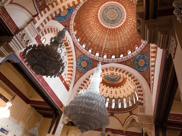 Beirut Libano Apr 2017 Cupola Della Moschea Decorata Dall Interno — Foto Stock