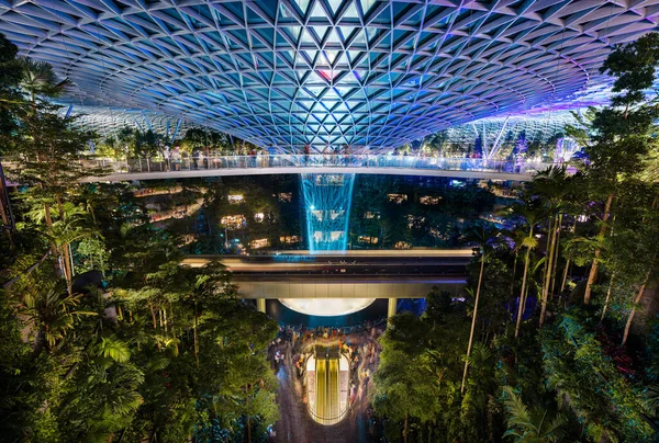 Singapur Ago 2019 Imagen Compuesta Jewel Changi Aeropuerto Singapur Durante — Foto de Stock