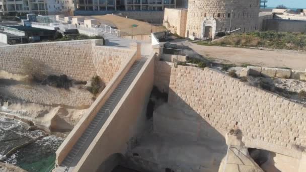Tangga Batu Akinet Valletta Malta Dekat Dengan Laut Mediterania — Stok Video