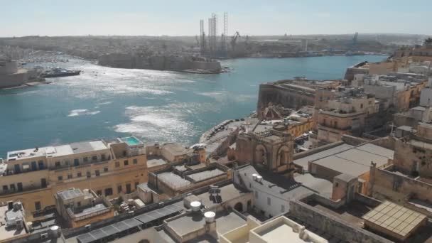 Vliegen Boven Valletta Malta Vlakbij Blauwe Middellandse Zee — Stockvideo