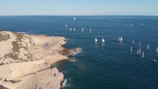 バルレッタ マルタの上空 青い地中海の近く — ストック動画