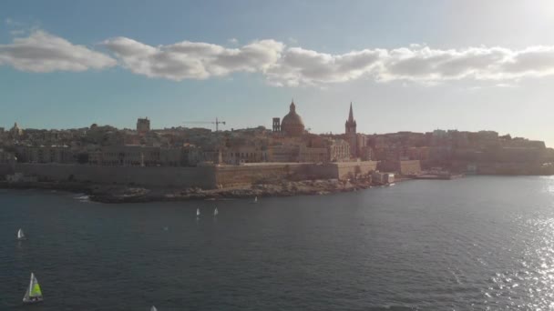 Valletta Malta Felett Repülve Kék Földközi Tenger Közelében — Stock videók