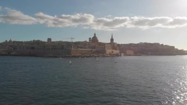 Fliegen Über Der Valletta Malta Der Nähe Des Blauen Mittelmeeres — Stockvideo