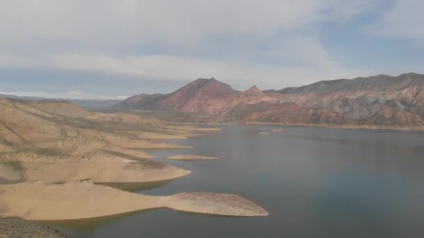 Beau Sauvage Lac Dans Désert Chaud — Video