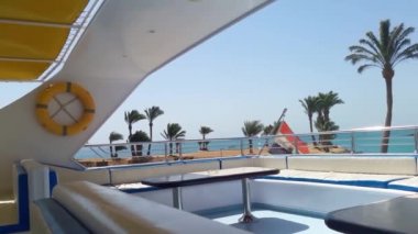 Kızıl denizdeki yat. 