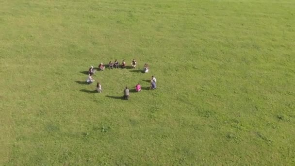 Niños Jugando Valle — Vídeo de stock