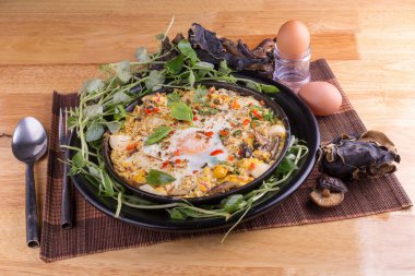 Indochina yumurta Topingler ev yapımı Tay tarzı ile tavada