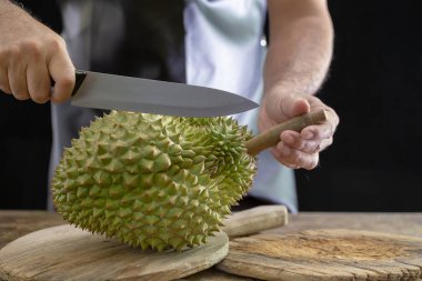 Adam Durain, Kral ahşap tahta üzerinde meyve kesme