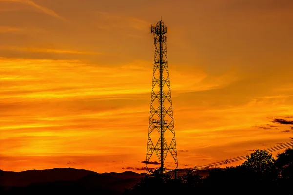 Yayın radyo anteni silüeti