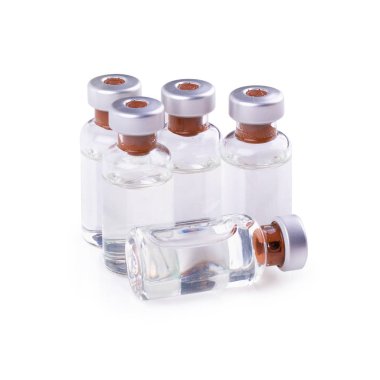 Beyaz arka plan üzerinde izole enjeksiyon için tıbbi şişeleri