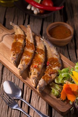 Fried bıyık kılıf balık biber sosu ile.