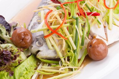 Beyaz Pomfret Buhar balık, Çin yemeği.