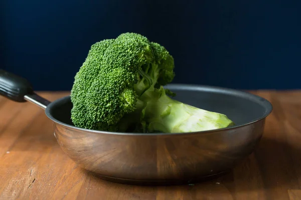 Healthy Green Organic Raw Broccoli Florets Ready Cooking Broccoli Raw — Stock Photo, Image