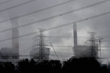 Tay enerji santrali gri duman