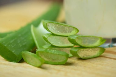 Aloe Vera jel neredeyse Gıda Tıp ve güzellik sektöründe kullanımı.