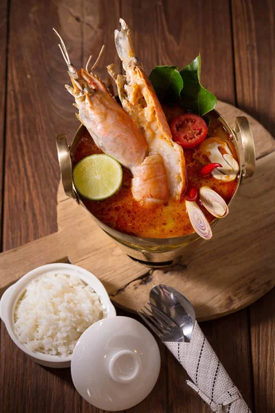 Sopa Frutos Mar Picante Tradicional Tailandês Tom Yum Goong — Fotografia de Stock