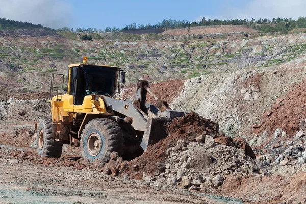 Buldoser Besar Yang Bekerja Tambang Batu Bara — Stok Foto