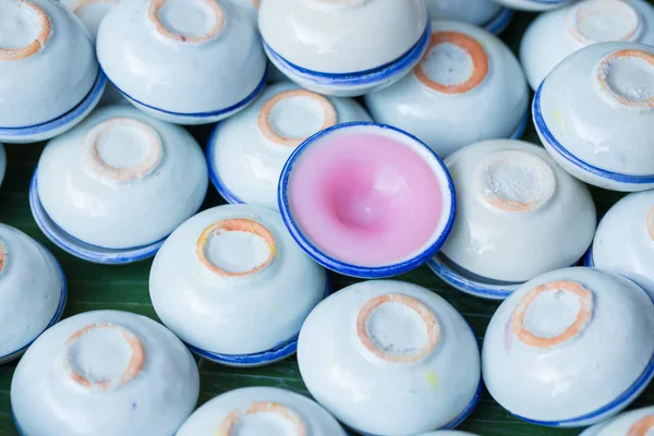 A kis porcelán csésze puding — Stock Fotó