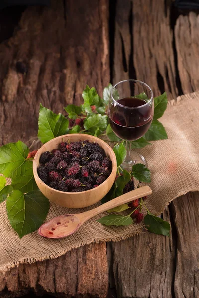 Moras Taza Madera Sobre Fondo Madera —  Fotos de Stock