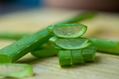 Aloe Vera jel neredeyse Gıda Tıp ve güzellik sektöründe kullanımı.