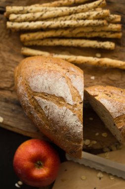 Fransız ekmeği baget ahşap tahta kesmek