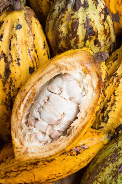 Vue Rapprochée Fond Des Gousses Cacao Brut — Photo