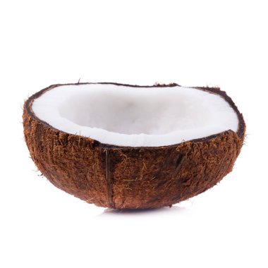 Beyaz arkaplanda izole edilmiş taze hindistan cevizi