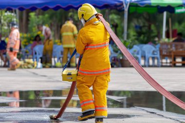 Lampang, Thailand benzin istasyonunda tasvir afet eğitim tatbikatı