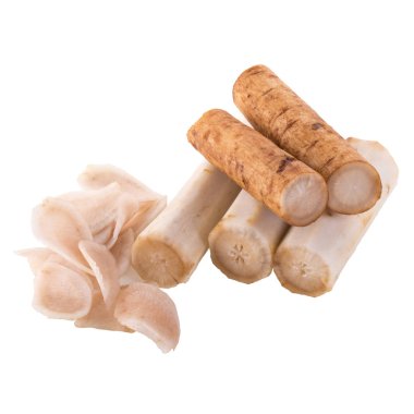 Beyaz arka plan üzerinde izole taze dulavratotu kökü.