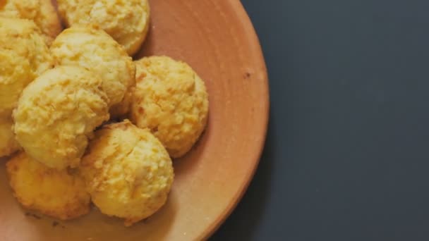 Plan Rapproché Biscuits Noix Coco Tournant Sur Une Plaque — Video