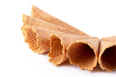 Waffle dondurma koni beyaz arka plan üzerinde izole.