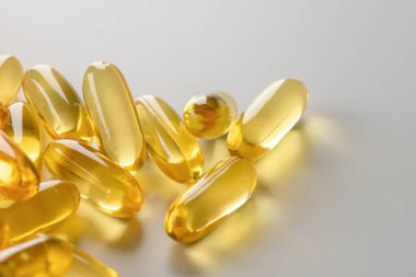 Vitamin takviyesi hapları Omega 3 altın balık yağı kapsülleri