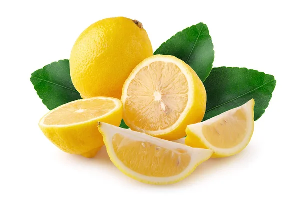 Стиглі шматочки жовтого лимона цитрусових ізольовані на білому фоні — стокове фото