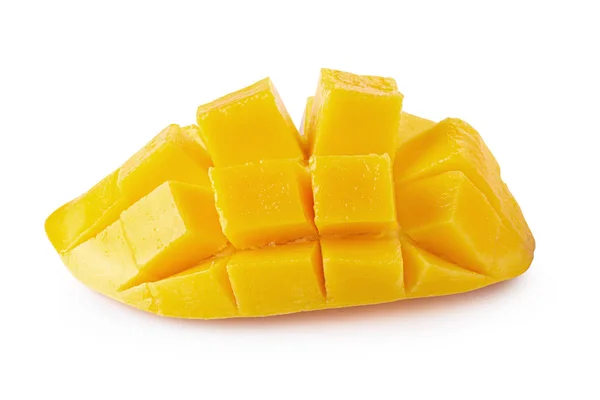 Mango küpleri ve dilimleri beyaz arka planda Izole — Stok fotoğraf