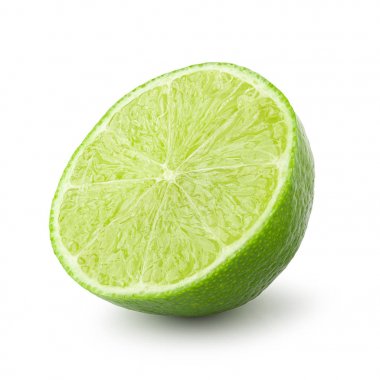 Yarım dilim beyaz arka plan üzerinde izole taze yeşil limon