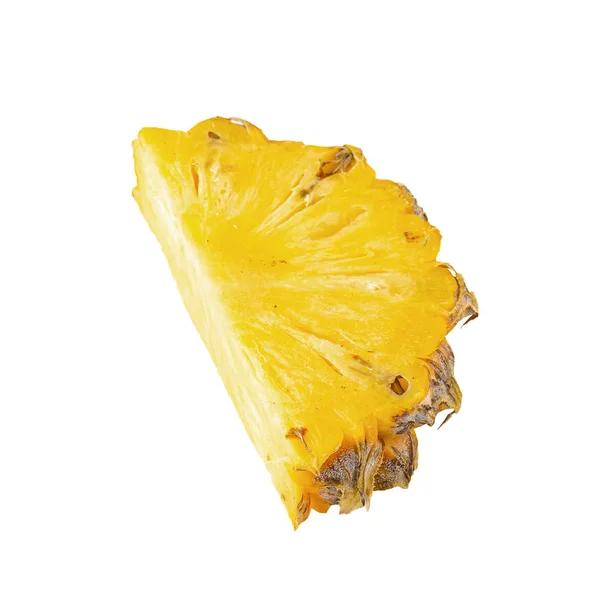 Rijpe ananas is tropisch fruit geïsoleerd op witte achtergrond — Stockfoto