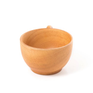 Ahşap çay bardağı beyaz bir arka plan üzerinde izole