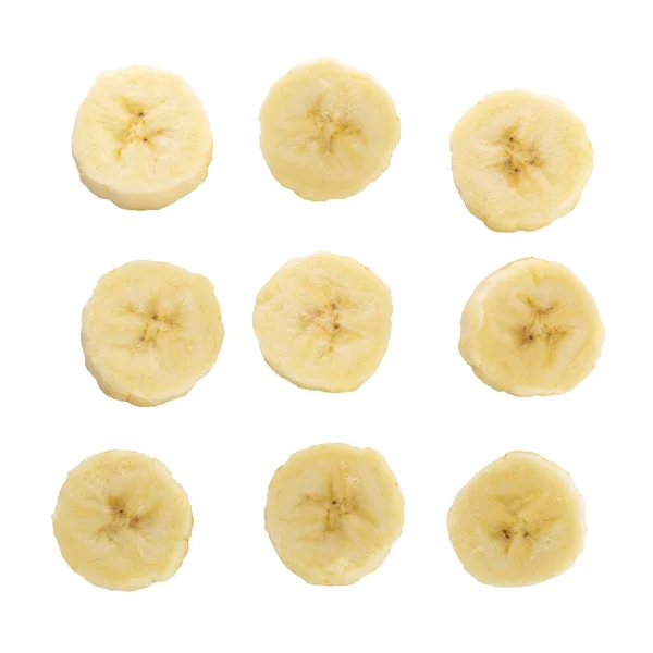 Fatias de banana descascadas isoladas sobre um fundo branco . — Fotografia de Stock