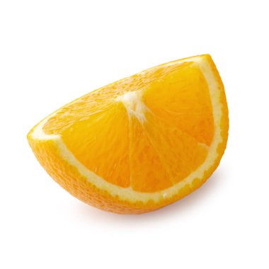 Taze dilimlenmiş portakal ve portakal meyvesi beyaz arka planda izole edilmiş. 