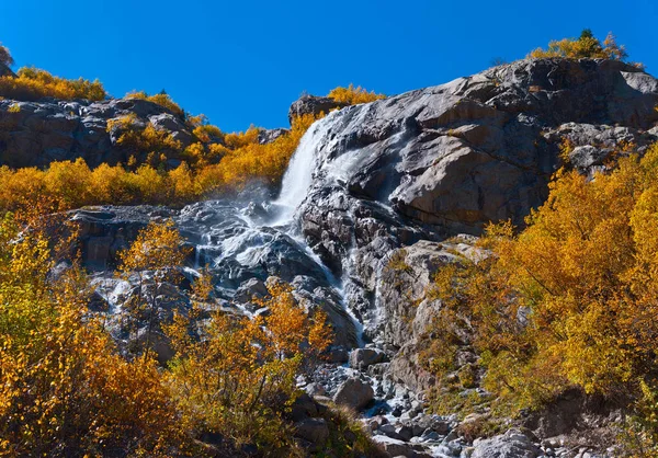 Cascade Alibek Octobre Dombay — Photo