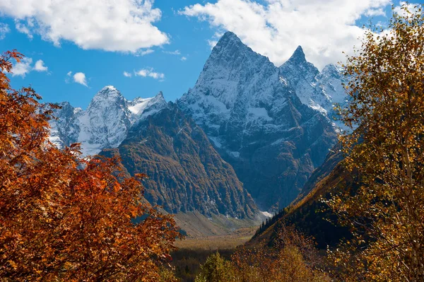Blick Auf Den Chotcha Berg Herbst Dombay — Stockfoto