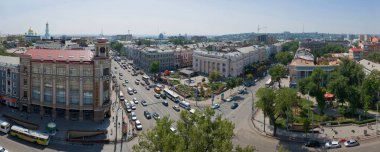 Rostov-on-Don - TSUM manzarası, şehrin merkezi ve kutsal bakire İsa 'nın Doğumu Katedrali.