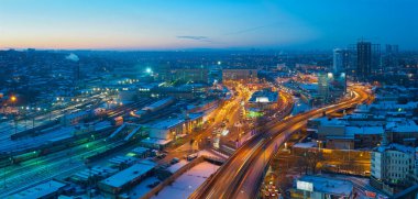 Rostov-on-Don İstasyon Meydanı, Tren İstasyonu ve Otobüs İstasyonu.