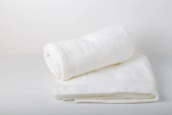 Beautiful White Towels Placed Onwhite Background Hotel Bedroom — Stock Photo, Image