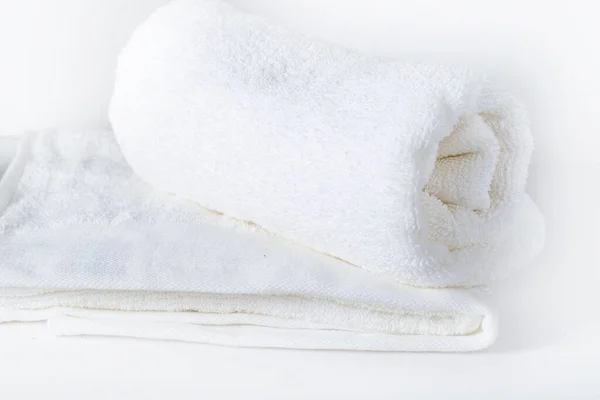 Rolled Czysty Ręcznik Frotte Białym Tle — Zdjęcie stockowe