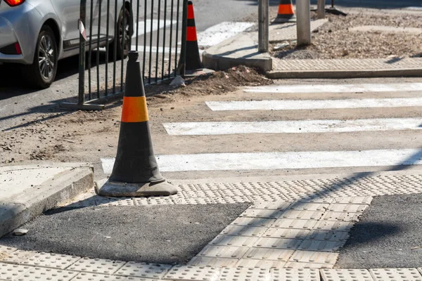 Calle Cerrada Con Cono Tráfico Construcción Carreteras Cono Tráfico Superficie — Foto de Stock