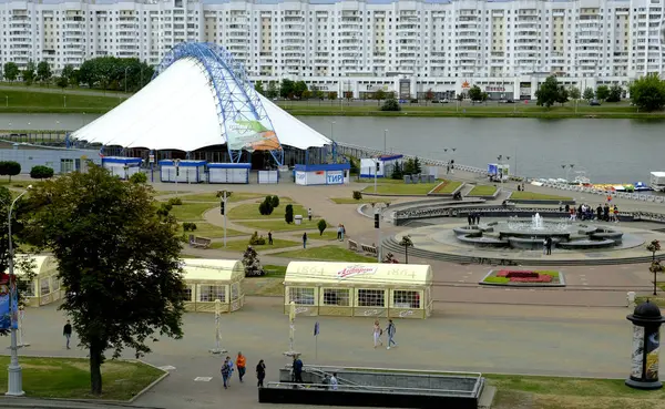 Panorama van het historische centrum in Minsk, Wit-Rusland, tupical architectuur van het centrum van de stad — Stockfoto