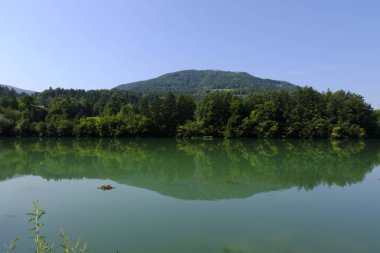 Ismarlayarak Drava Nehri'nin Lavamund, Carinthia, Avusturya