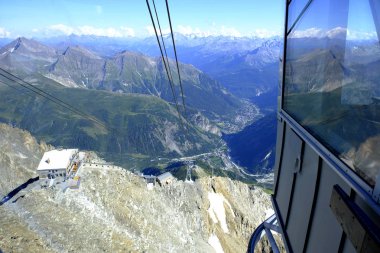 Skyway Heilbroner üzerinde İtalyan yan, Mont Blanc için Monte Bianco teleferik. Courmayeur, İtalya.