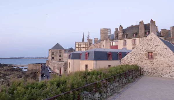 View Sunset Wall Old City Granite Buildings Saint Malo Brittany — Stock Photo, Image